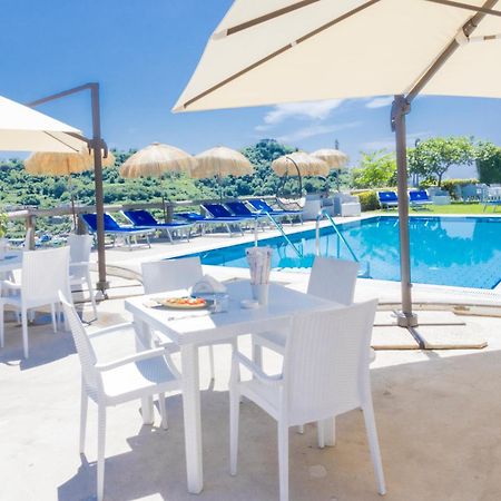 איסקיה Hotel La Luna מראה חיצוני תמונה