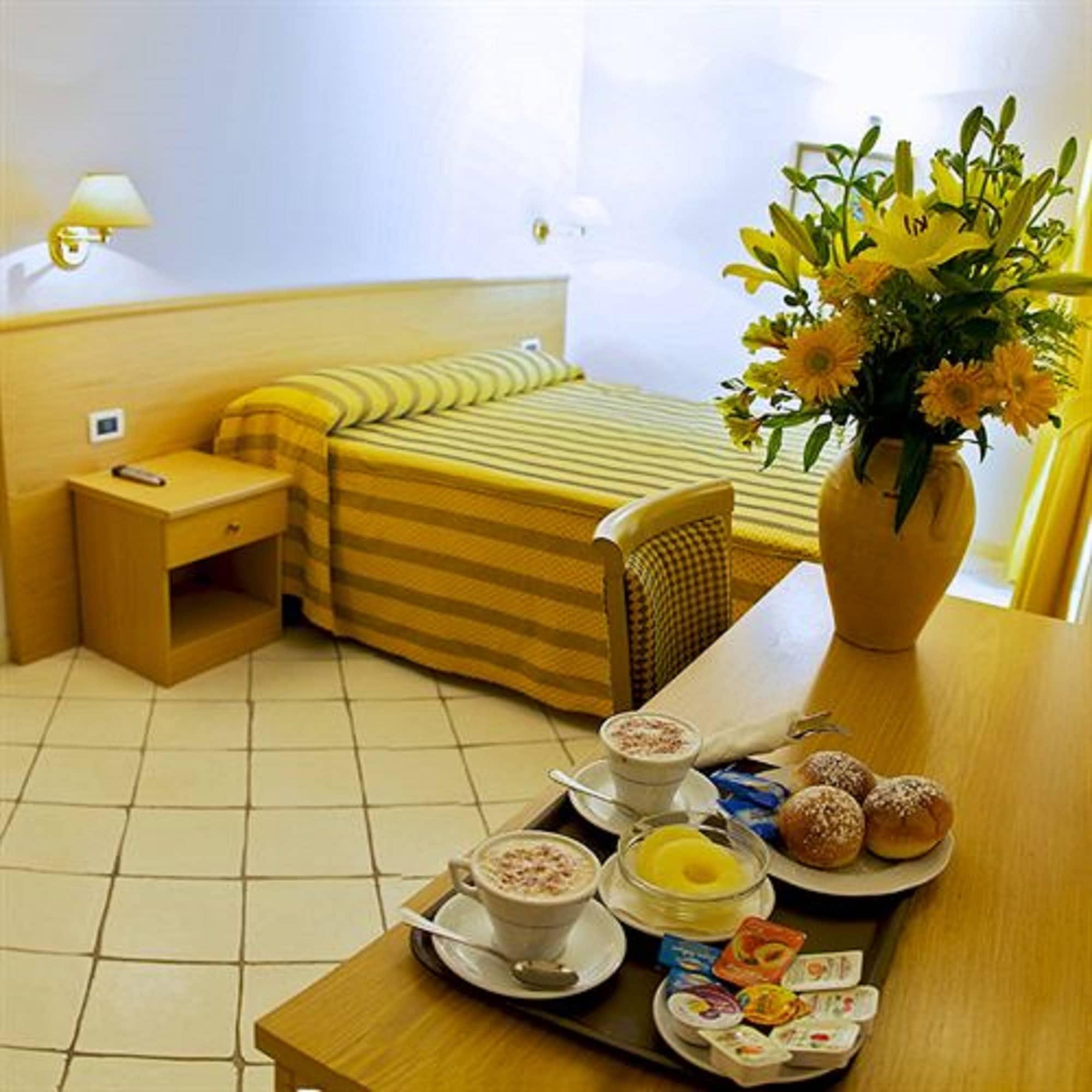 איסקיה Hotel La Luna מראה חיצוני תמונה