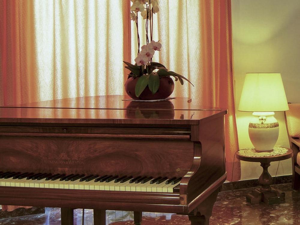 איסקיה Hotel La Luna מראה חיצוני תמונה