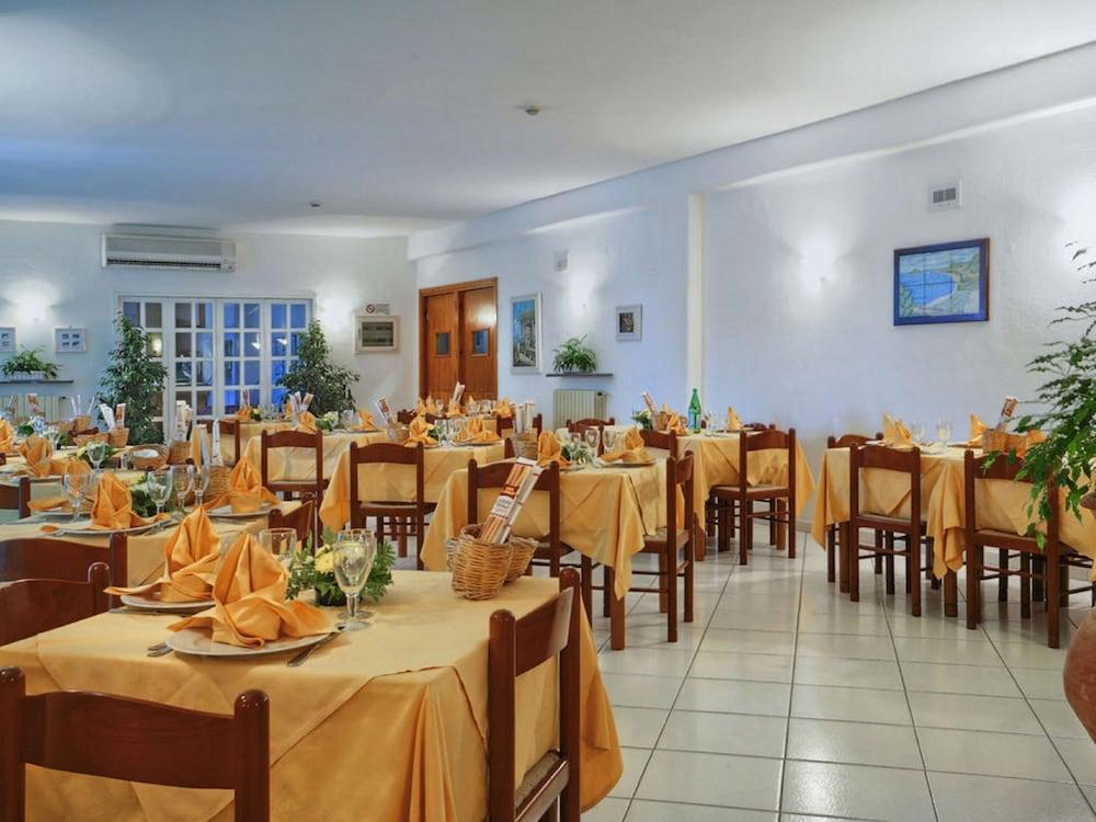 איסקיה Hotel La Luna מראה חיצוני תמונה
