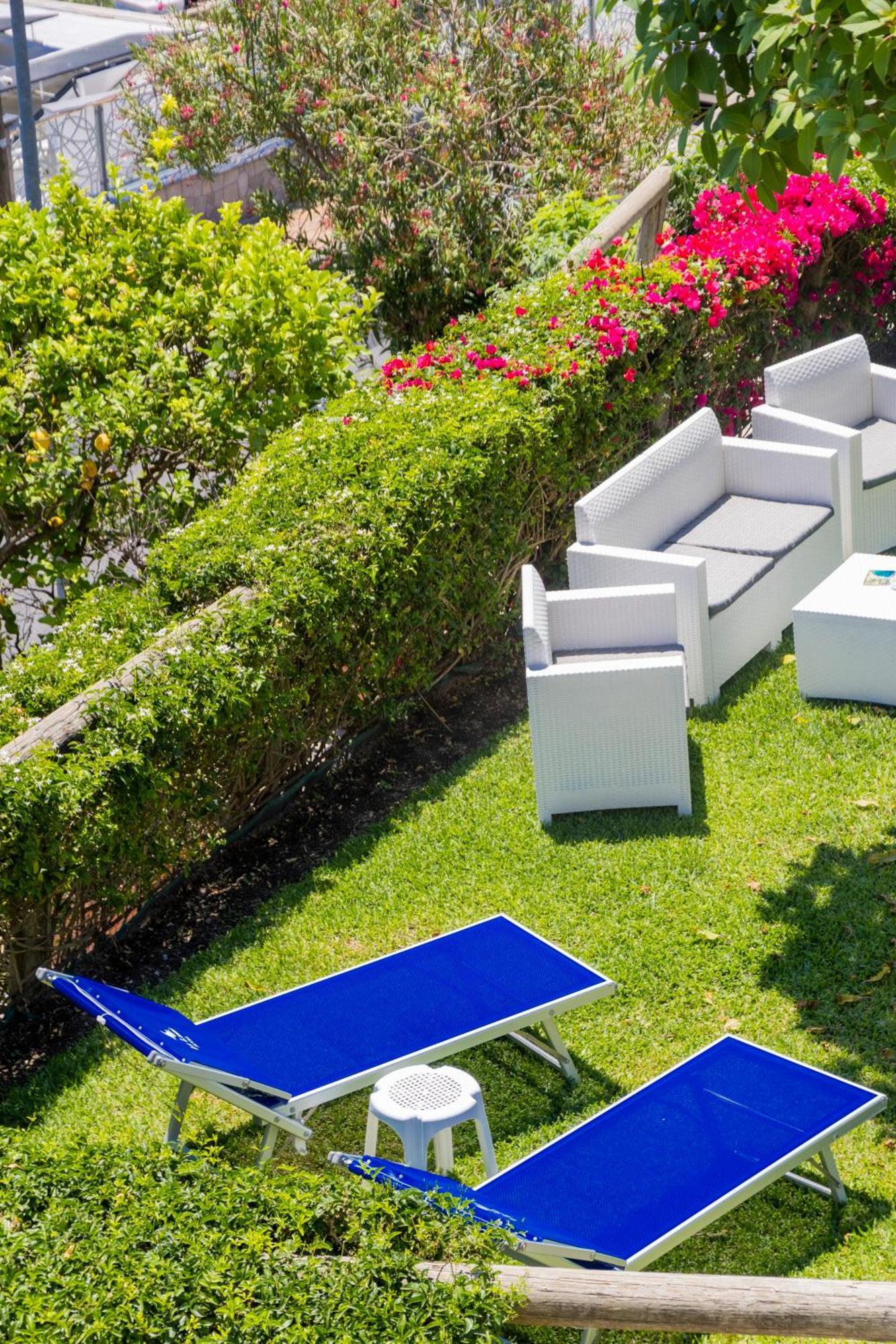 איסקיה Hotel La Luna מראה חיצוני תמונה