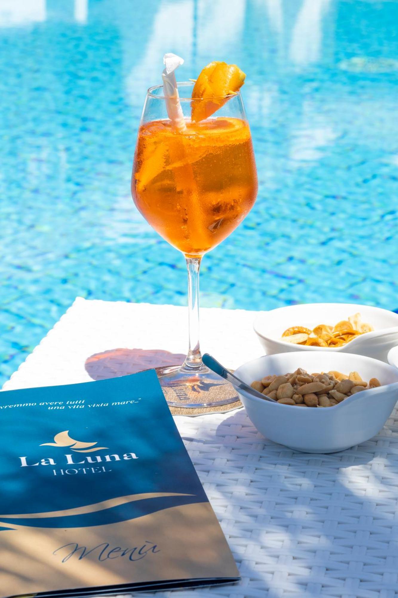 איסקיה Hotel La Luna מראה חיצוני תמונה